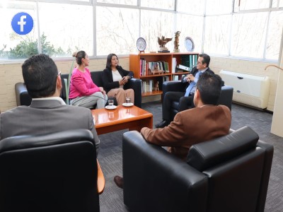 Reunión de trabajo en la UNLA